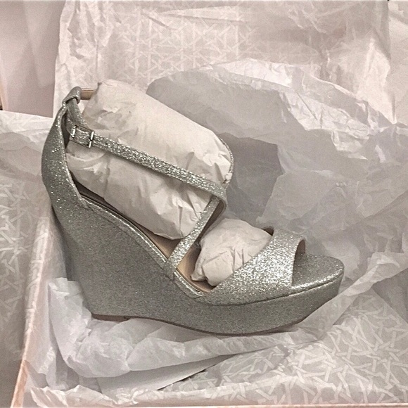 PRICE DROP! Badgley Mischka ‘Averie’ - Picture 4 of 5